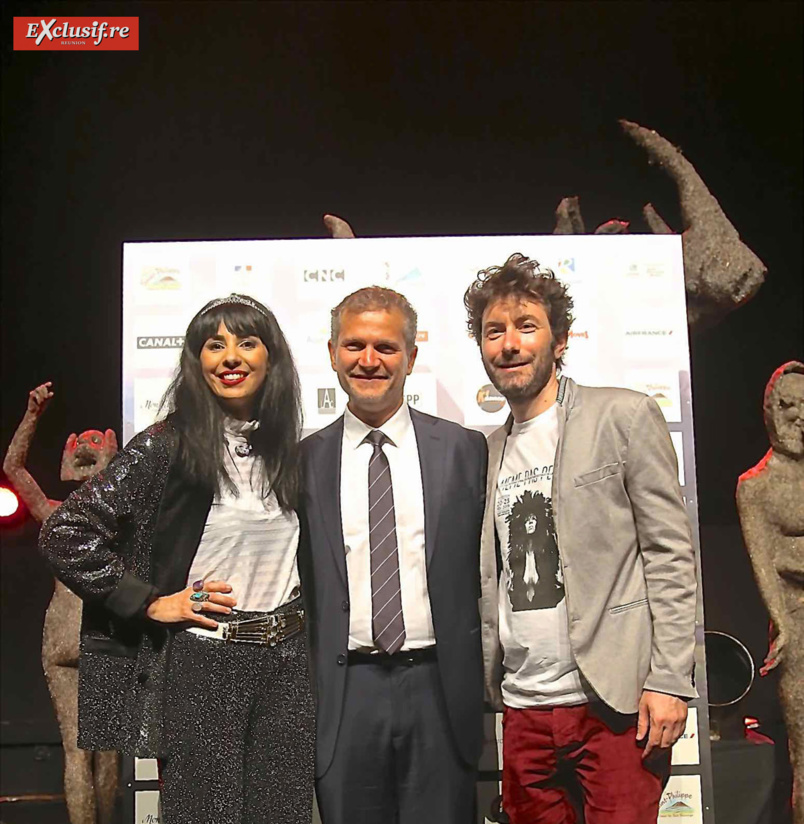 Aurélia Mengin, fondatrice et organisatrice du festival, Olivier Rivière, maire de Saint-Philippe, et Nicolas Luquet, co-organisateur du festival