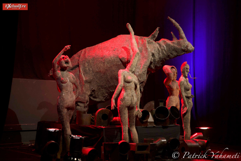 Le décor de cette 9ème édition avec la corne du rhinocéros