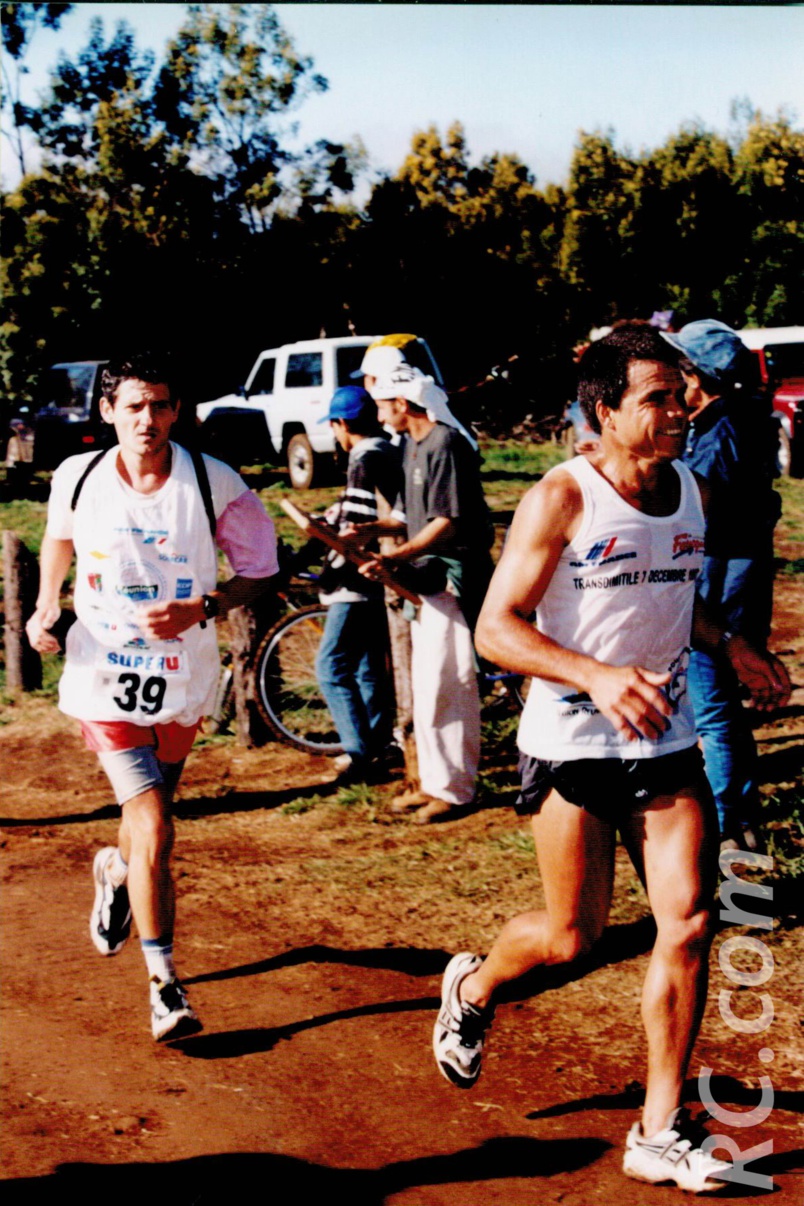 Tête Choux avec des baskets aux pieds: une image rare Tête Choux avec des baskets aux pieds: une image rare