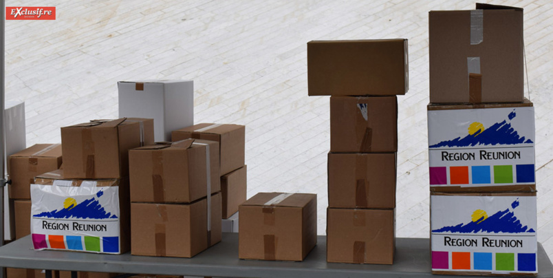 Les cartons sont prêts à être distribués... Les cartons sont prêts à être distribués...