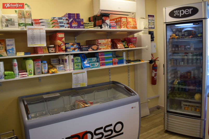 "Régal Express", une épicerie de proximité à la Colline des Camélias Saint-Denis "Régal Express", une épicerie de proximité à la Colline des Camélias Saint-Denis