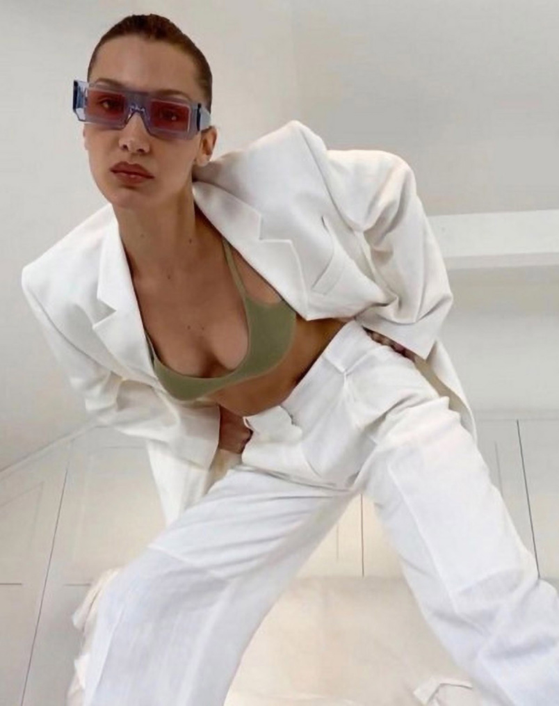 Bella Hadid, en top model sexy, sublime les créations du styliste Jacquemus