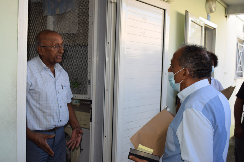 La Mairie de Saint-Denis a distribué des masques aux seniors de la ville La Mairie de Saint-Denis a distribué des masques aux seniors de la ville