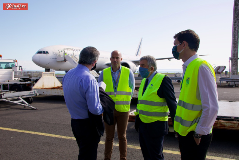 Le Préfet de La Réunion a réceptionné 1 million de masques à l'aéroport