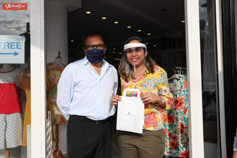 La CCIR distribue des masques aux commerçants du centre-ville de Saint-Denis La CCIR distribue des masques aux commerçants du centre-ville de Saint-Denis