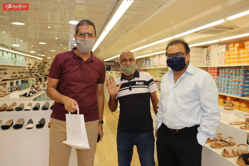 La CCIR distribue des masques aux commerçants du centre-ville de Saint-Denis La CCIR distribue des masques aux commerçants du centre-ville de Saint-Denis