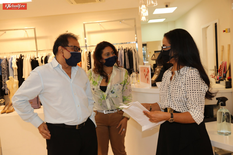 La CCIR distribue des masques aux commerçants du centre-ville de Saint-Denis La CCIR distribue des masques aux commerçants du centre-ville de Saint-Denis