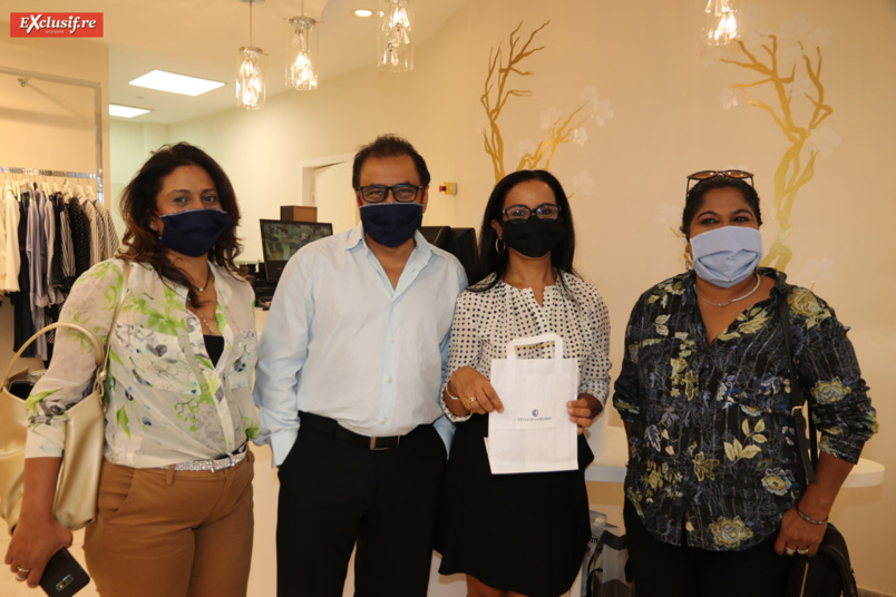 La CCIR distribue des masques aux commerçants du centre-ville de Saint-Denis La CCIR distribue des masques aux commerçants du centre-ville de Saint-Denis