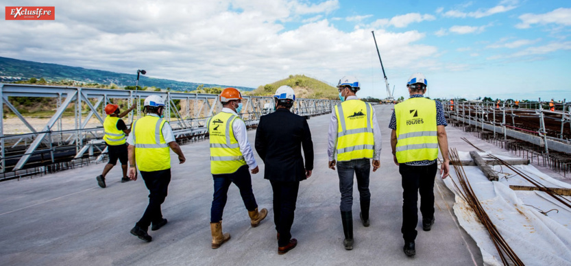 Didier Robert visite le chantier du pont de la Rivière des Galets et fait le point 