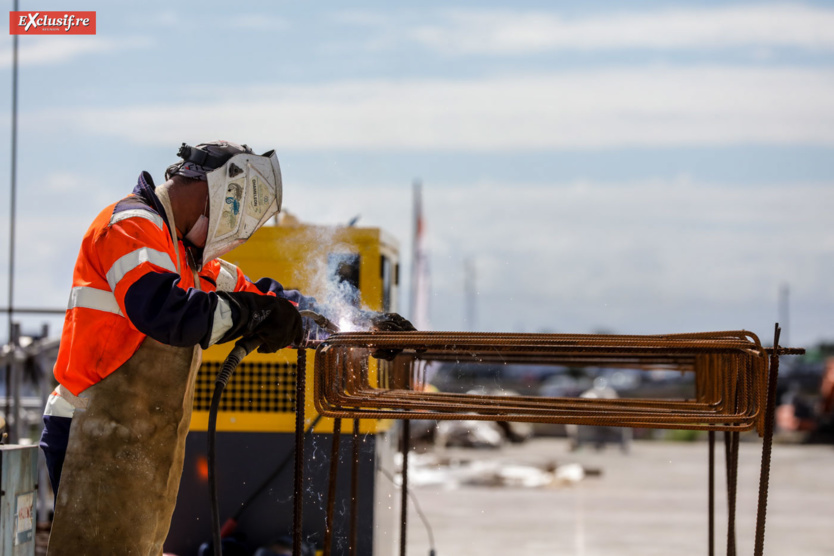 Didier Robert visite le chantier du pont de la Rivière des Galets et fait le point Didier Robert visite le chantier du pont de la Rivière des Galets et fait le point