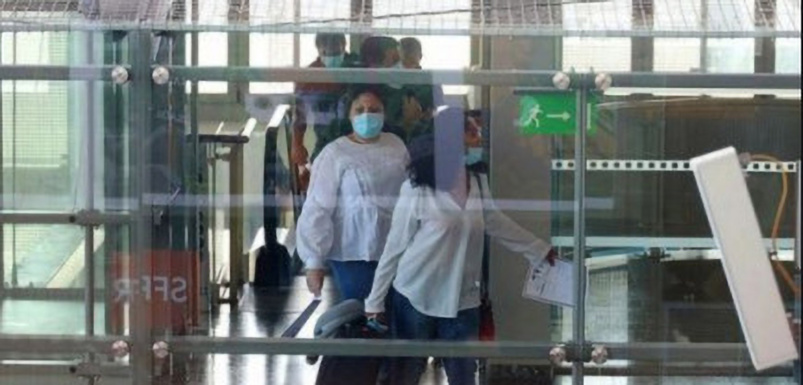Le voyageur peut choisir une quatorzaine à domicile, mais l'ARS vérifiera si les conditions à domicile conviennent ou pas... Le voyageur peut choisir une quatorzaine à domicile, mais l'ARS vérifiera si les conditions à domicile conviennent ou pas...