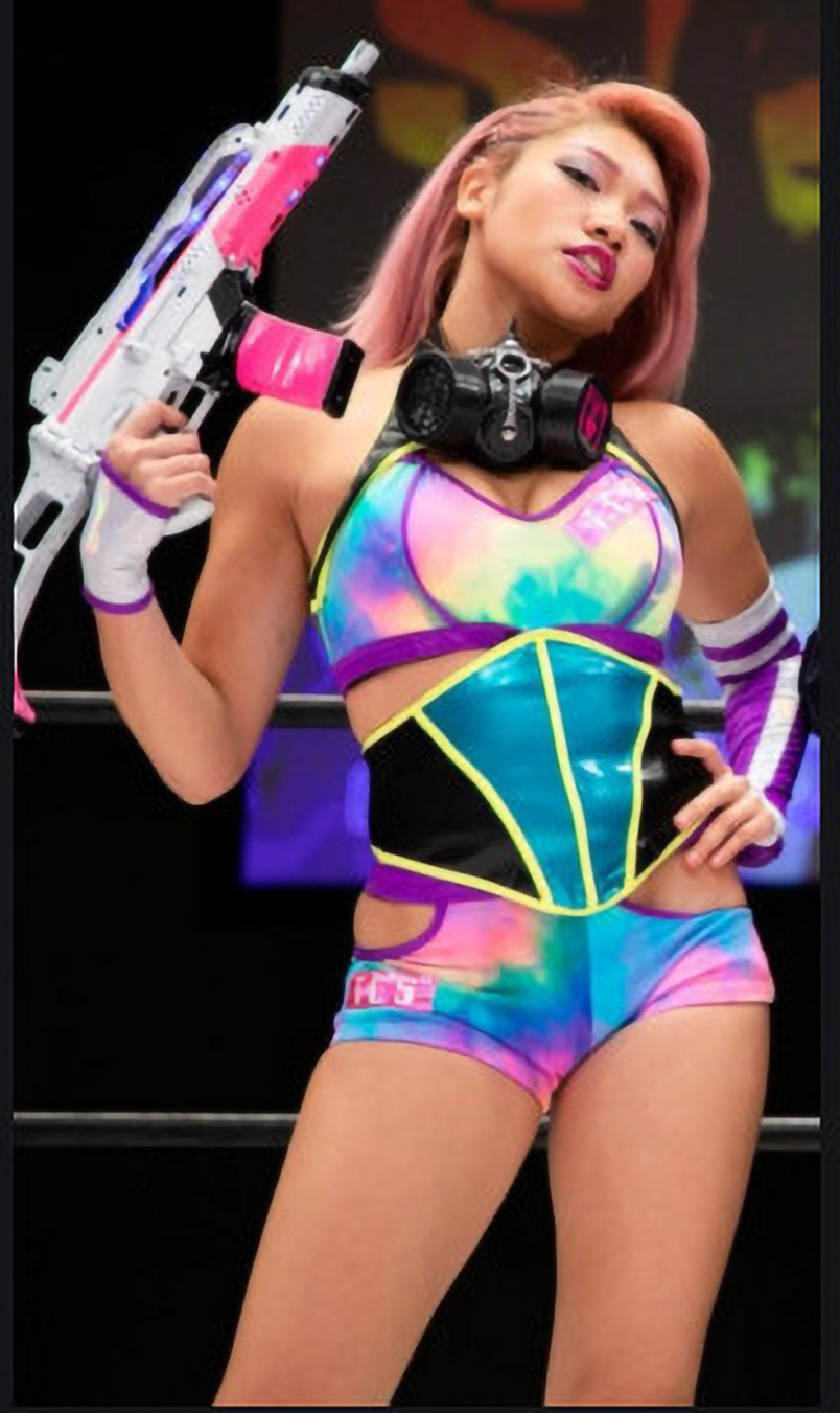 Hana Kimura, 22 ans, célèbre catcheuse japonaise, s'est suicidée Hana Kimura, 22 ans, célèbre catcheuse japonaise, s'est suicidée