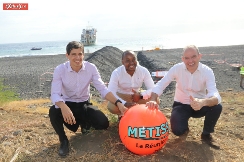 Les trois opérateurs réunionnais liés à Métiss: Yves Gauvin, directeur général adjoint SFR Réunion, Armand Sato, directeur technique Océan Indien Canal+ Télécom, et Xavier Hermesse, directeur général Zéop