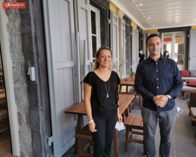 Sandrine Guillotin, directrice du réseau Vapiano Réunion, et Mathieu Pelé, directeur Vapiano Saint-Paul Sandrine Guillotin, directrice du réseau Vapiano Réunion, et Mathieu Pelé, directeur Vapiano Saint-Paul