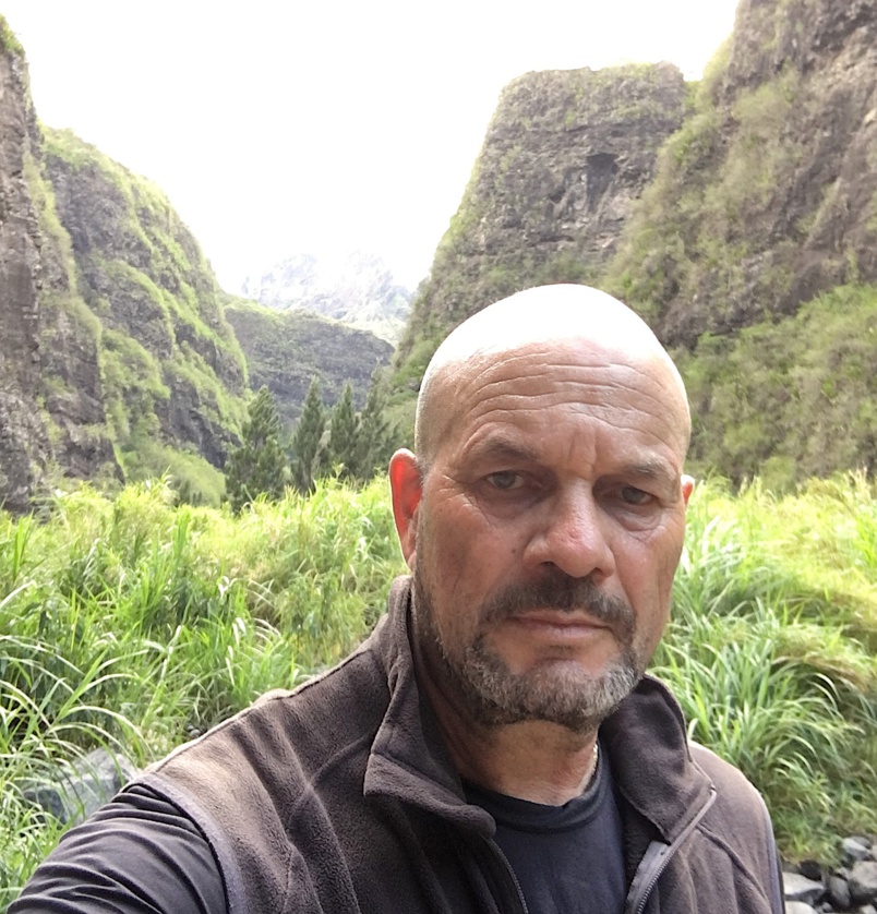 Sully Damour avait collaboré avec la Maison de la Montagne dans le lancement du Cross du Piton des Neiges aux côtés de Axel Hoareau, Roger Fagonde, Jean-Jacques Mollaret...