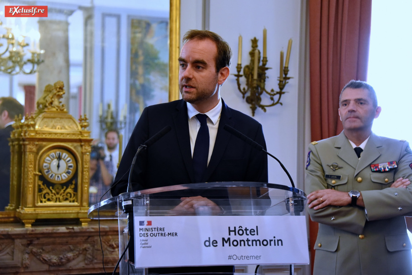 Sébastien Lecornu a félicité les jeunes qui se sont engagés dans la voie du SMA "pour obtenir une qualification directement opérationnelle et aussi une vie plus équilibrée qui leur redonne confiance dans leur avenir"...