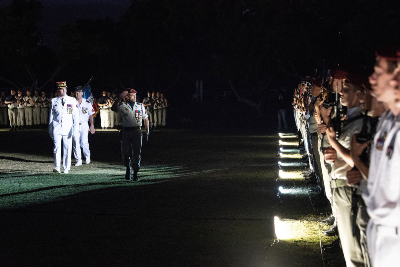 Passage en revue des troupes... Passage en revue des troupes...