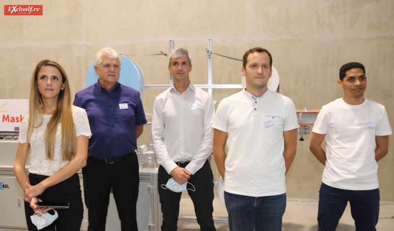 Aurore d'Abbadie-Savelli, directrice générale, Gérard d'Abbadie, président du Groupe les Flamboyants, Loïs d'Abbadie, directeur logistique du groupe, William Prudent, responsable production, et Jérôme Sautron, technicien maintenance Aurore d'Abbadie-Savelli, directrice générale, Gérard d'Abbadie, président du Groupe les Flamboyants, Loïs d'Abbadie, directeur logistique du groupe, William Prudent, responsable production, et Jérôme Sautron, technicien maintenance
