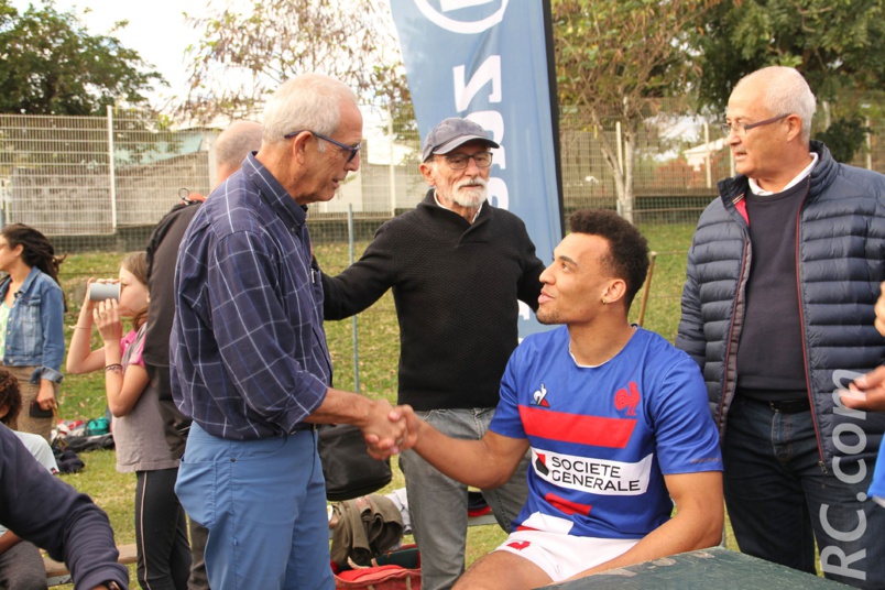 Avec les félicitations de Jean-Claude Lacouture, maire de l’Etang-Salé Avec les félicitations de Jean-Claude Lacouture, maire de l’Etang-Salé