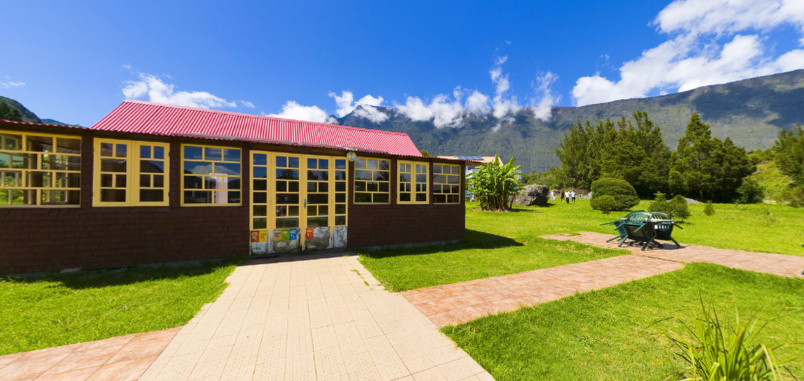 Notre île est réputée magnifique, il y a plein de lieux et d'activités à apprécier... Notre île est réputée magnifique, il y a plein de lieux et d'activités à apprécier...