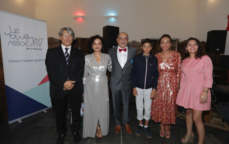 Alain Abadie, avec Jean-François Beaulieu entouré de son épouse Reine-Claude, sa fille Corine, et ses petits enfants Victor et Romane Alain Abadie, avec Jean-François Beaulieu entouré de son épouse Reine-Claude, sa fille Corine, et ses petits enfants Victor et Romane