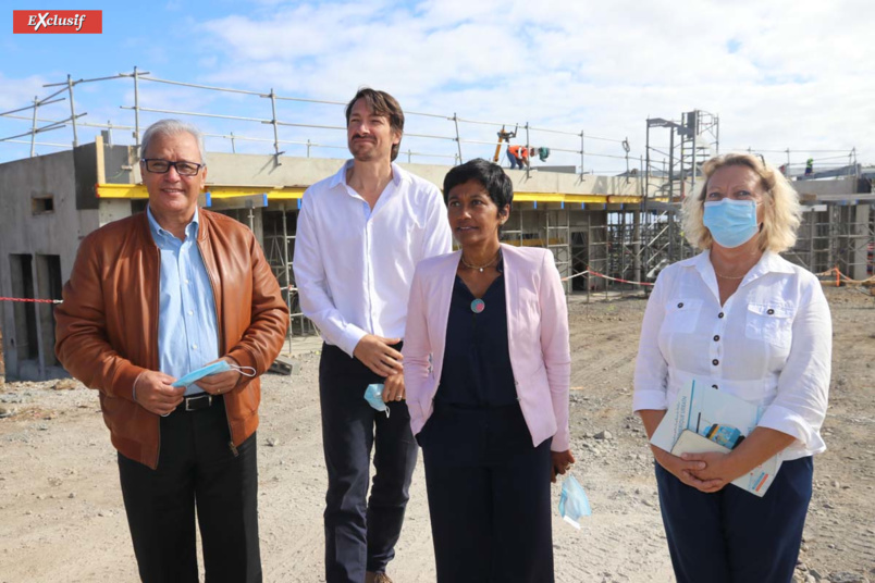 Maurice Gironcel, président de la Cinor, Mikael Nacivet, chef de projet, Ericka Bareigts, maire de Saint-Denis, et Fabienne Couapel-Sauret, vice-présidente de la Région