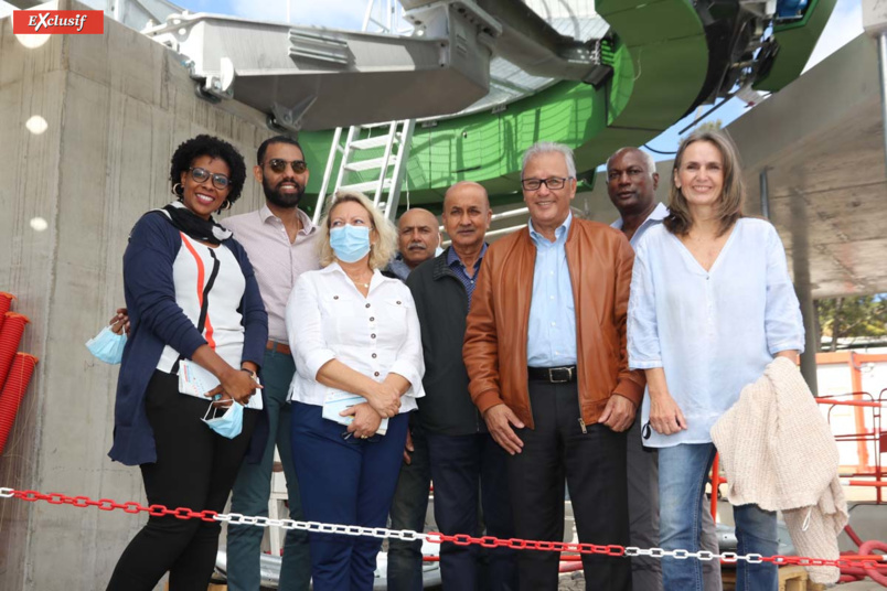 Maurice Gironcel entouré de son équipe municipale de Sainte-Suzanne