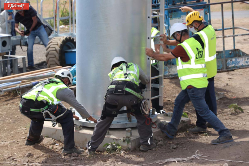 Téléphérique à Saint-Denis: premier pylône posé, les travaux avancent Téléphérique à Saint-Denis: premier pylône posé, les travaux avancent