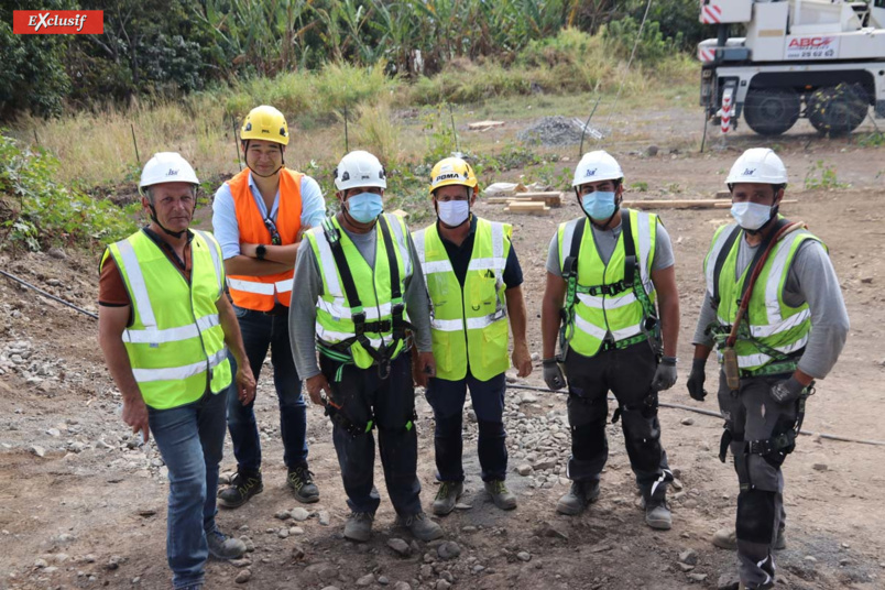 Téléphérique à Saint-Denis: premier pylône posé, les travaux avancent Téléphérique à Saint-Denis: premier pylône posé, les travaux avancent