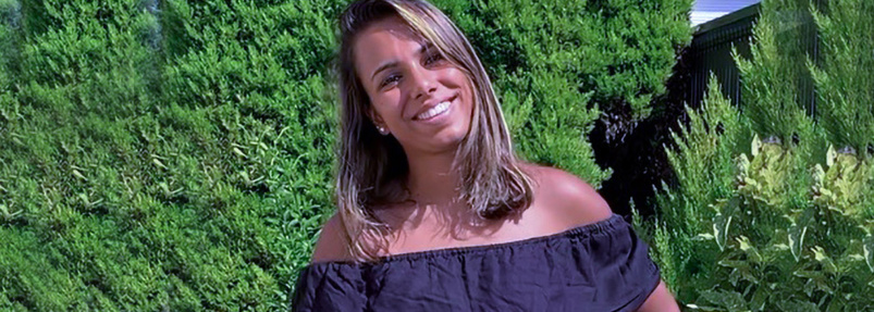 Coraline, Réunionnaise, hôtesse sur la caravane Cochonou du Tour de France cycliste Coraline, Réunionnaise, hôtesse sur la caravane Cochonou du Tour de France cycliste