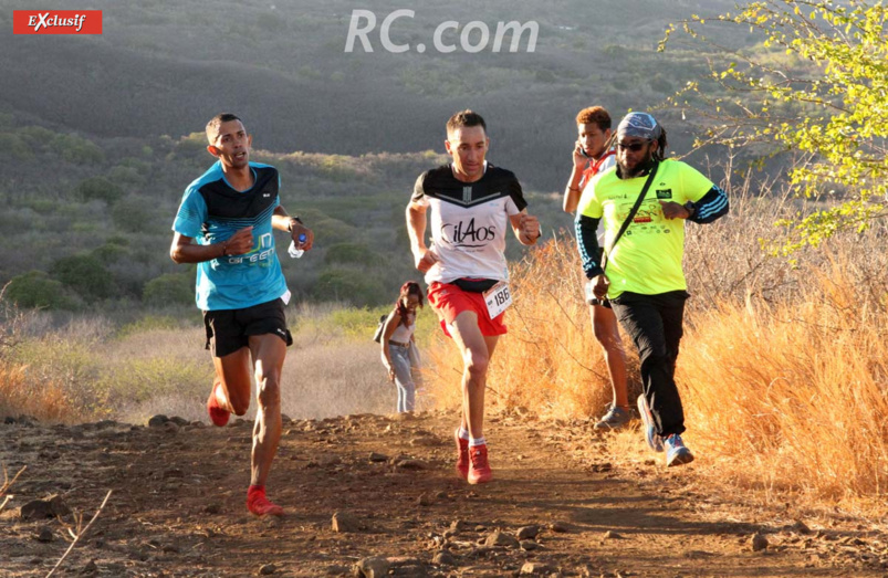 Lois Boyer (3ème) et Giovanni Barret ont mené sur une grande partie du circuit