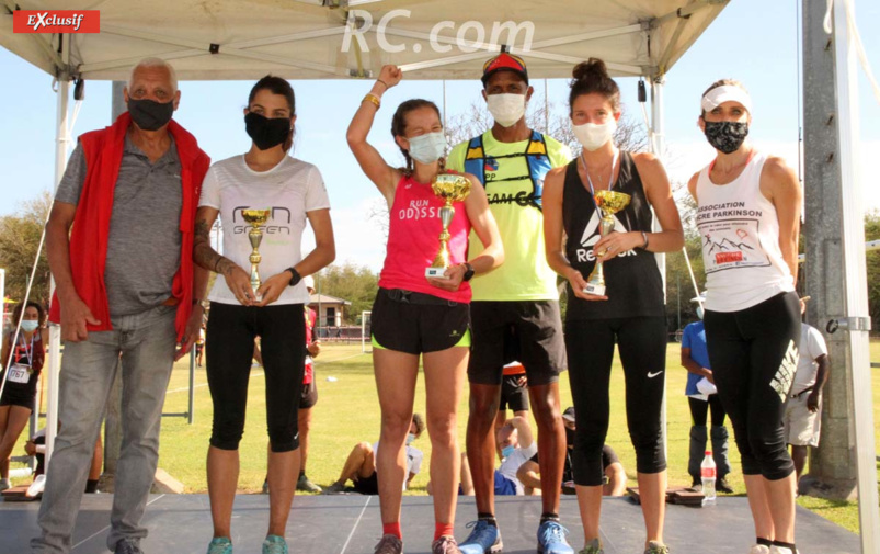 Julie Avril peut lever les bras: elle est 3ème au scratch et 1ère chez les Masters 1 Julie Avril peut lever les bras: elle est 3ème au scratch et 1ère chez les Masters 1