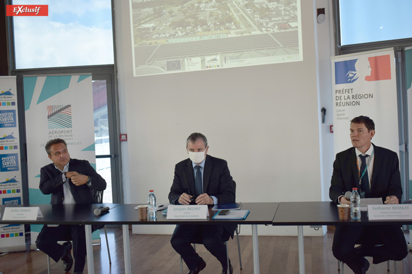 Didier Robert, président de la Région Réunion, Jacques Billant, Préfet de La Réunion, et Guillaume Branlat, président du Directoire de l’Aéroport Roland Garros