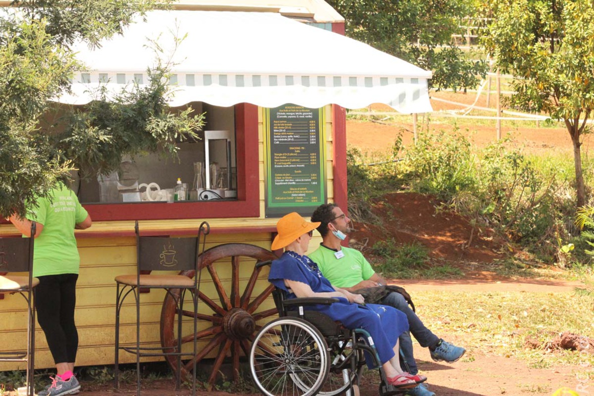 Un petit jus à la cannelle, ça vous dit? Un petit jus à la cannelle, ça vous dit?