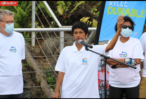 Plan Vélo à Saint-Denis: la maire Ericka Bareigts donne l'exemple Plan Vélo à Saint-Denis: la maire Ericka Bareigts donne l'exemple