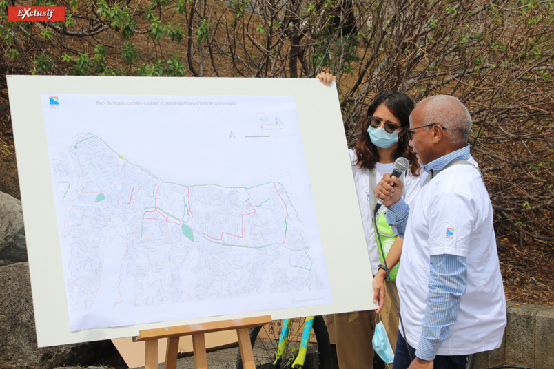 Plan Vélo à Saint-Denis: la maire Ericka Bareigts donne l'exemple Plan Vélo à Saint-Denis: la maire Ericka Bareigts donne l'exemple