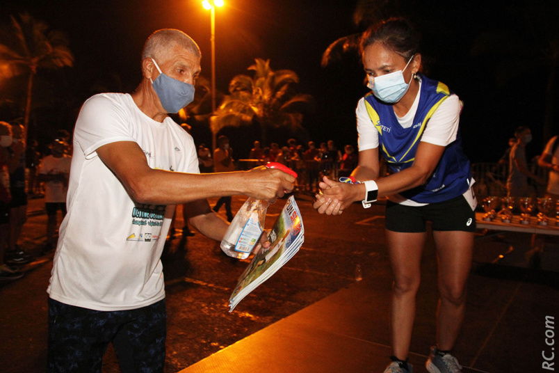 Avec Jean-Louis Prianon , on se lave les mains avant de monter sur le podium Avec Jean-Louis Prianon , on se lave les mains avant de monter sur le podium