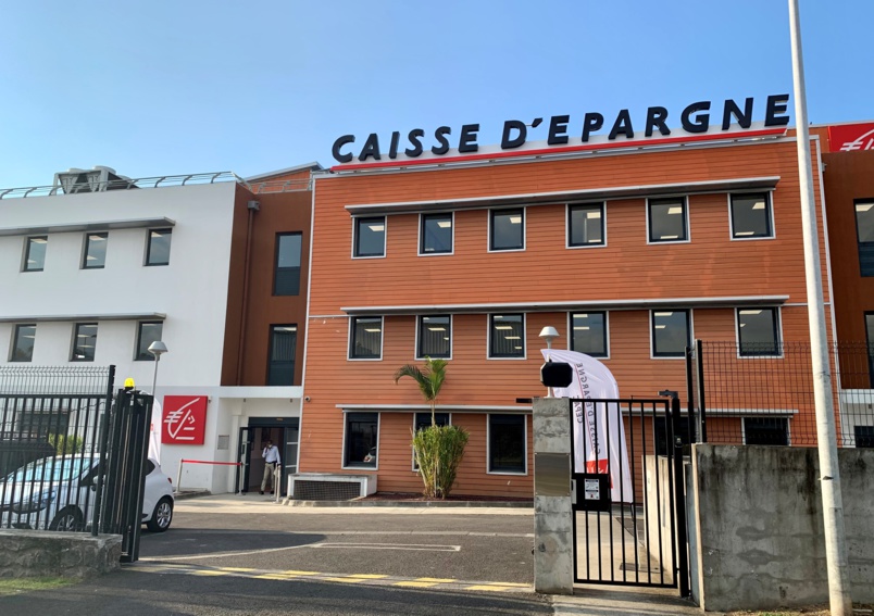 Un bâtiment moderne sur 4 étages situé à La Mare Un bâtiment moderne sur 4 étages situé à La Mare