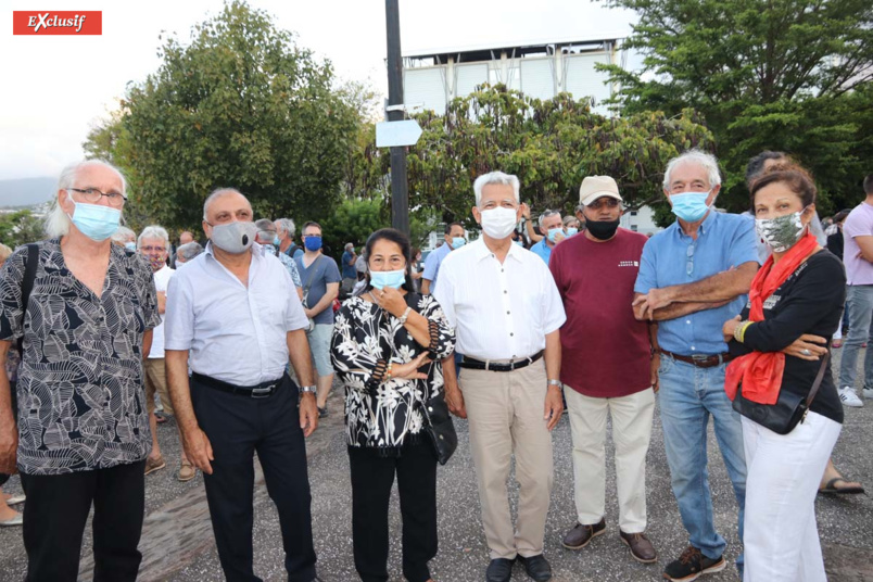 Hommage au professeur décapité sur le Parvis des Droit de l'Homme Hommage au professeur décapité sur le Parvis des Droit de l'Homme