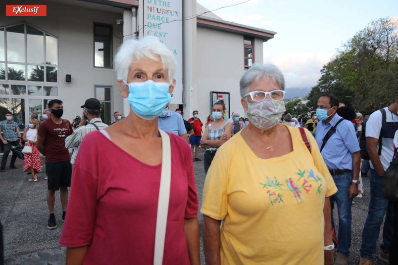 Hommage au professeur décapité sur le Parvis des Droit de l'Homme Hommage au professeur décapité sur le Parvis des Droit de l'Homme