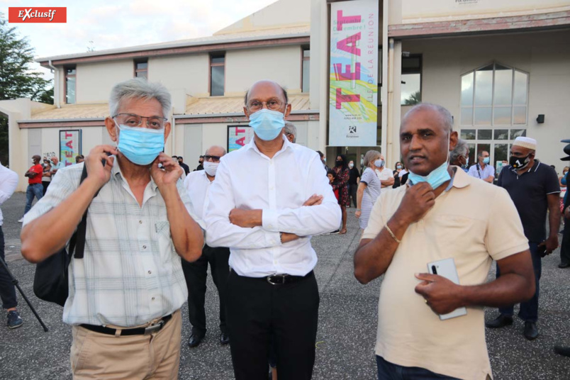 Hommage au professeur décapité sur le Parvis des Droit de l'Homme Hommage au professeur décapité sur le Parvis des Droit de l'Homme