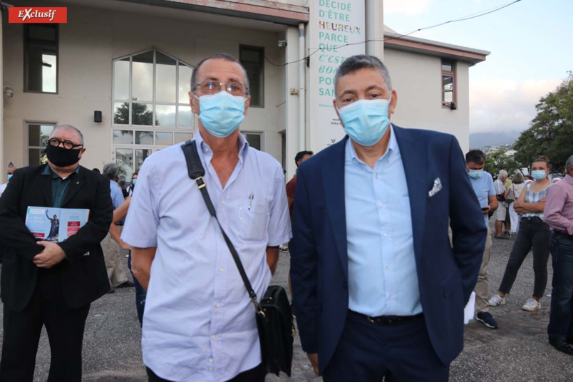 Hommage au professeur décapité sur le Parvis des Droit de l'Homme Hommage au professeur décapité sur le Parvis des Droit de l'Homme