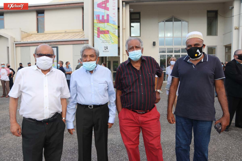 Hommage au professeur décapité sur le Parvis des Droit de l'Homme Hommage au professeur décapité sur le Parvis des Droit de l'Homme