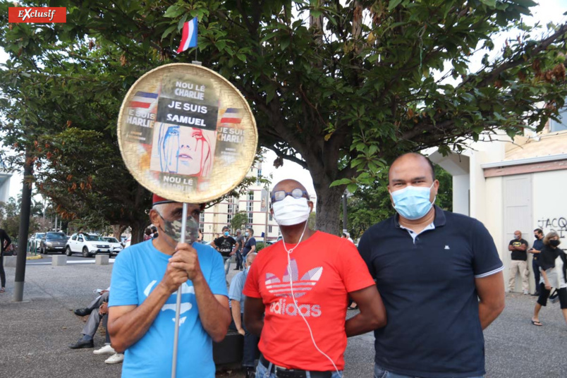 Hommage au professeur décapité sur le Parvis des Droit de l'Homme Hommage au professeur décapité sur le Parvis des Droit de l'Homme