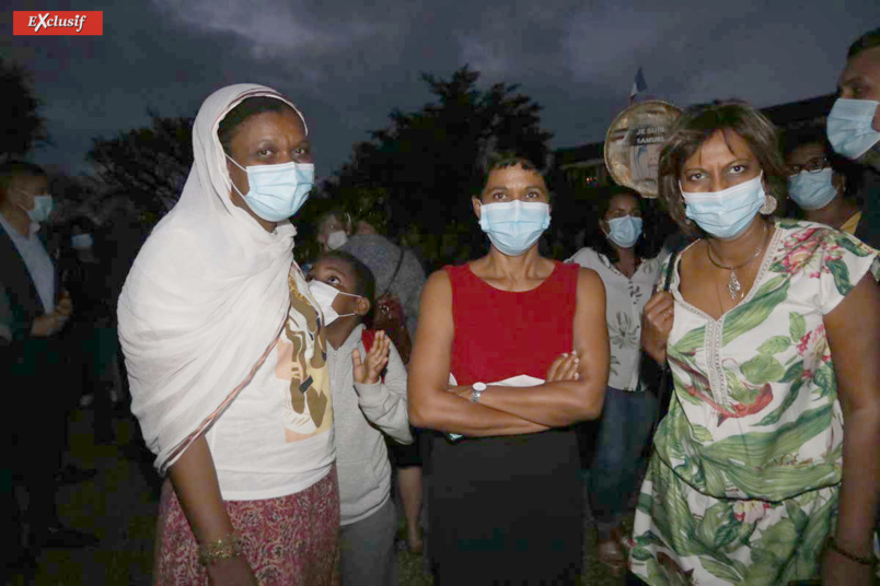 Hommage au professeur décapité sur le Parvis des Droit de l'Homme Hommage au professeur décapité sur le Parvis des Droit de l'Homme