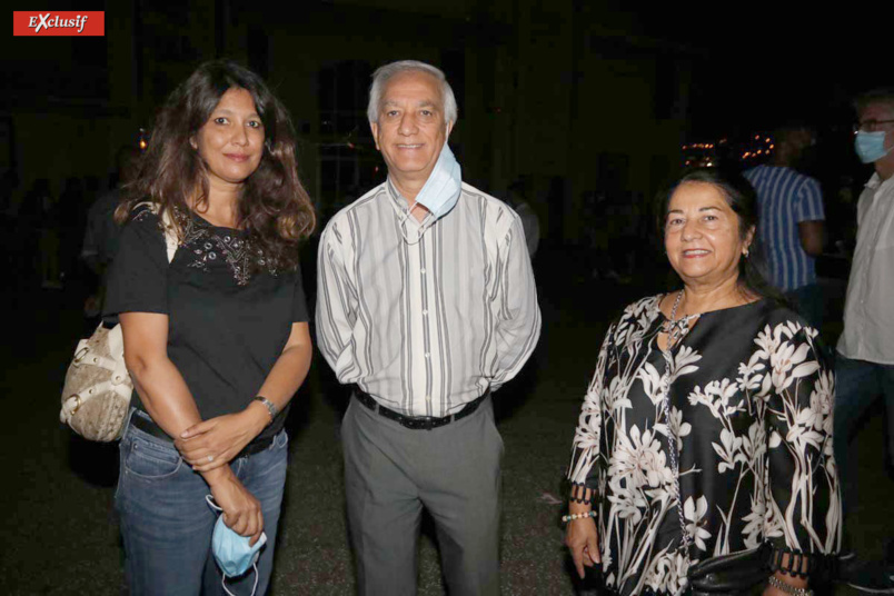 Hommage au professeur décapité sur le Parvis des Droit de l'Homme Hommage au professeur décapité sur le Parvis des Droit de l'Homme