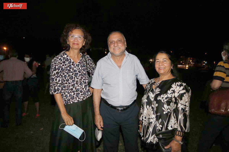 Hommage au professeur décapité sur le Parvis des Droit de l'Homme Hommage au professeur décapité sur le Parvis des Droit de l'Homme