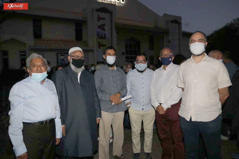 Hommage au professeur décapité sur le Parvis des Droit de l'Homme Hommage au professeur décapité sur le Parvis des Droit de l'Homme