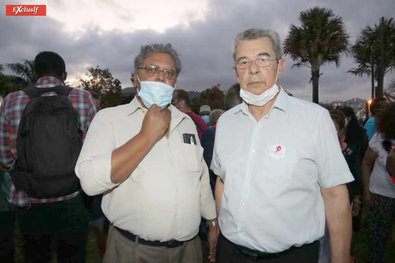 Hommage au professeur décapité sur le Parvis des Droit de l'Homme Hommage au professeur décapité sur le Parvis des Droit de l'Homme