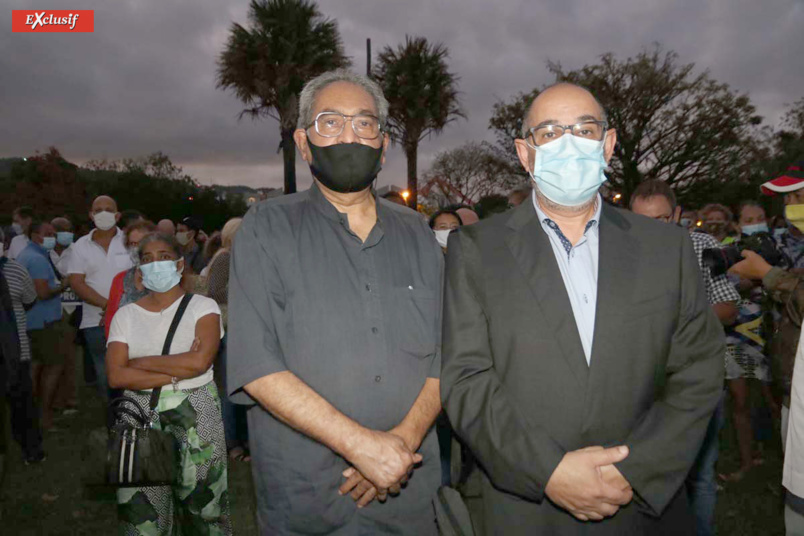 Hommage au professeur décapité sur le Parvis des Droit de l'Homme Hommage au professeur décapité sur le Parvis des Droit de l'Homme